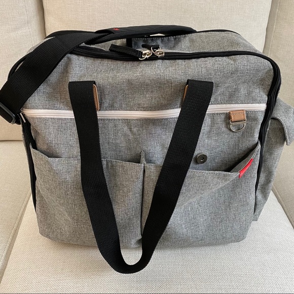 skip hop weekender bag